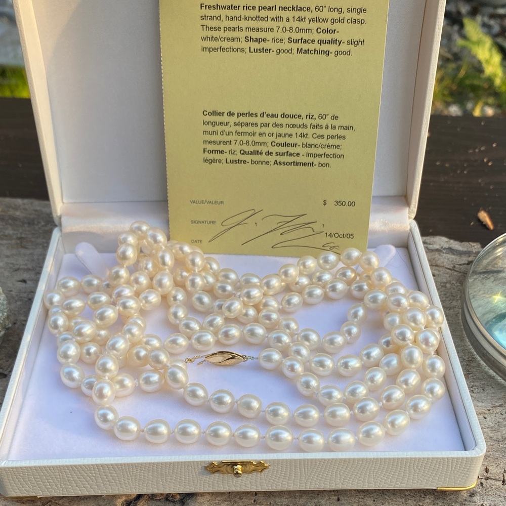 Classic Freshwater Pearl Necklace - White Pearls with Gold Clasp authentic